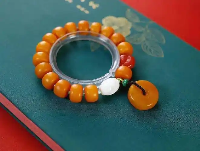 琥珀蜜蜡应该如何盘玩保养?_表面_时候_图片