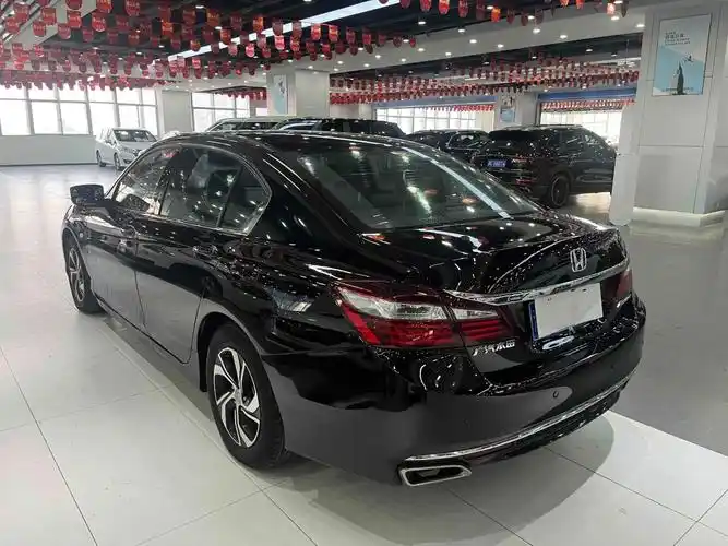 本田 雅阁  2016款 2.0l 舒适版图片