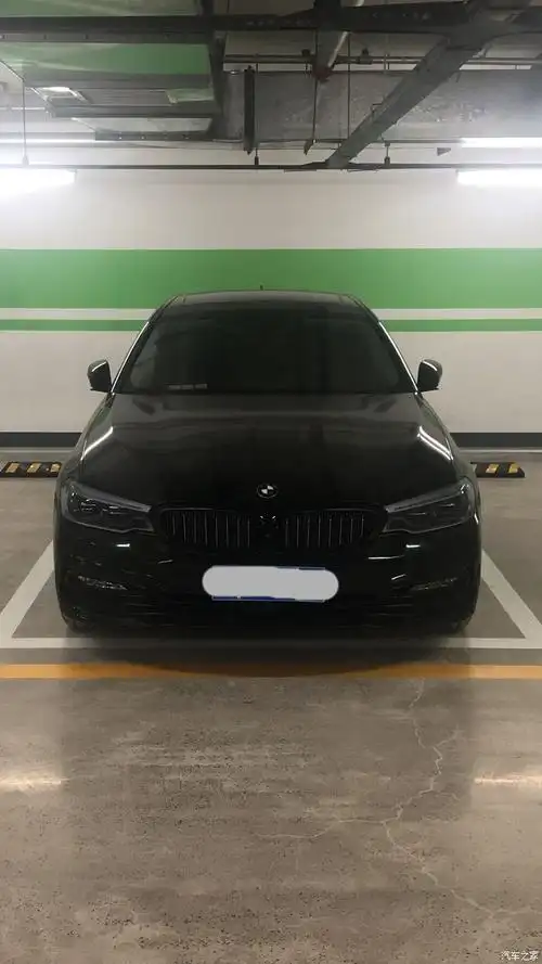 宝马5系窗饰条和导流板贴黑色膜怎么样