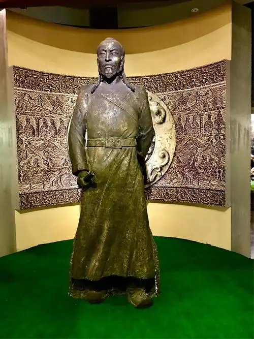 旅行 难忘的呼和浩特之旅参观完基地,汪总带我来到了盛乐博物馆.