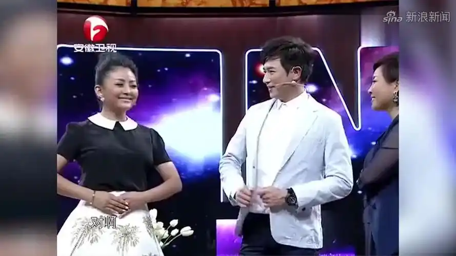 陈键锋帅气出场,台下女粉疯狂尖叫,阿鲁阿卓"吃醋":我走了