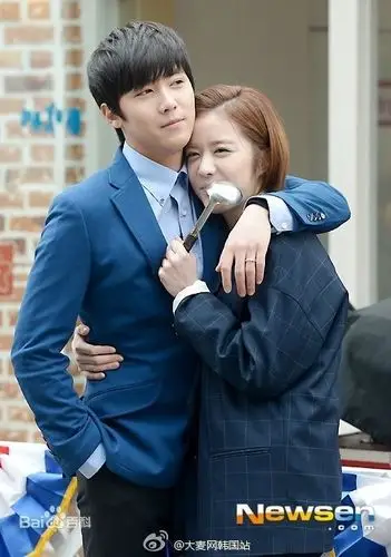 《百年的新娘》李弘基杨真诚每集必吻再掀收视热潮 欲超金秀贤全智贤