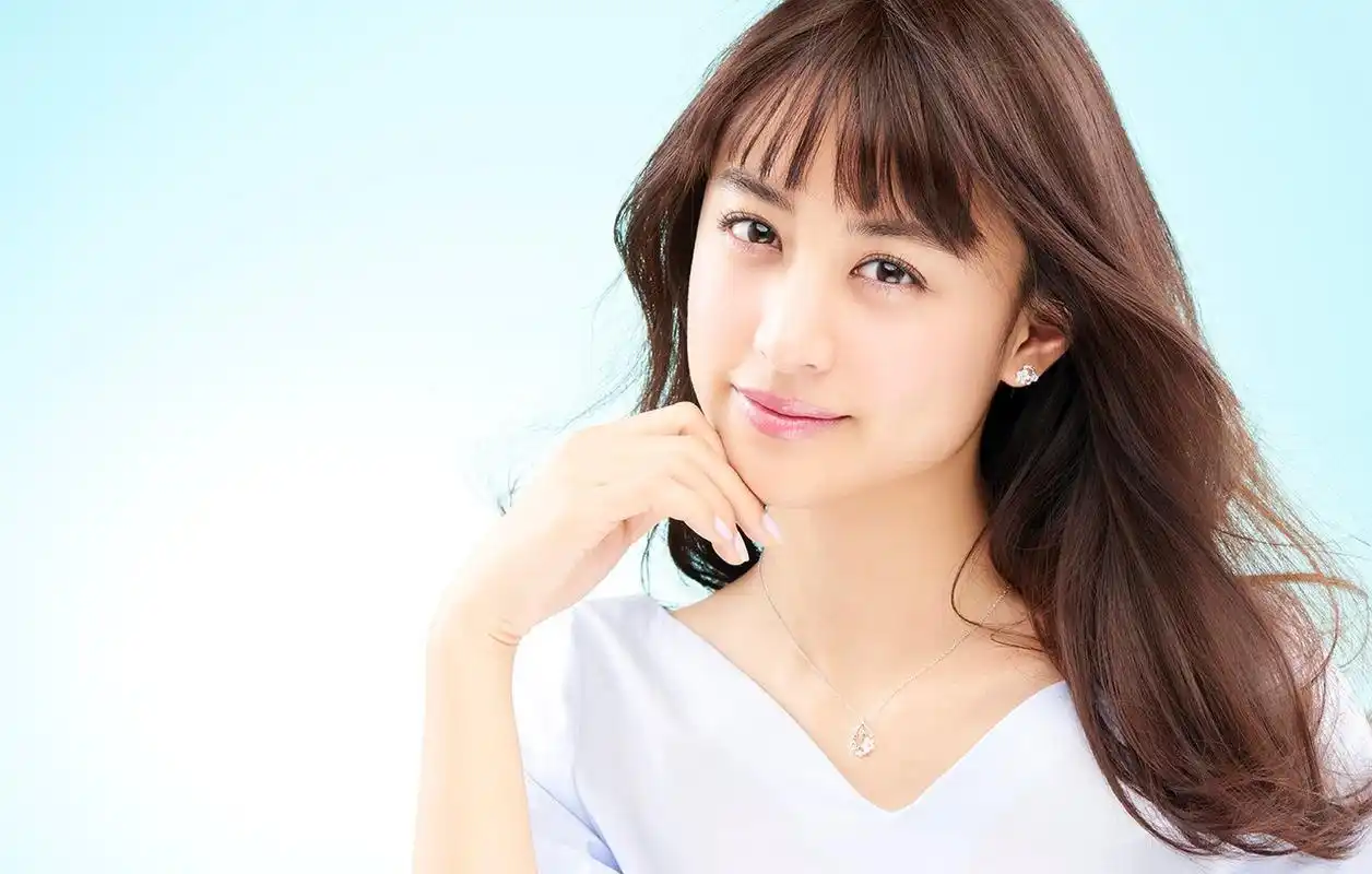 山本美月婚前写真回顾,是初恋女友的感觉吗?