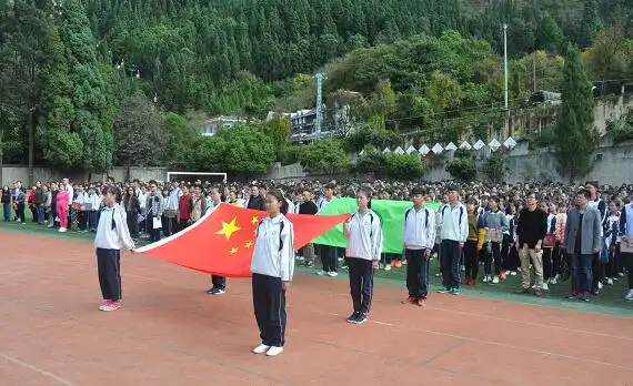 个旧三中冬季田径运动会圆满落幕