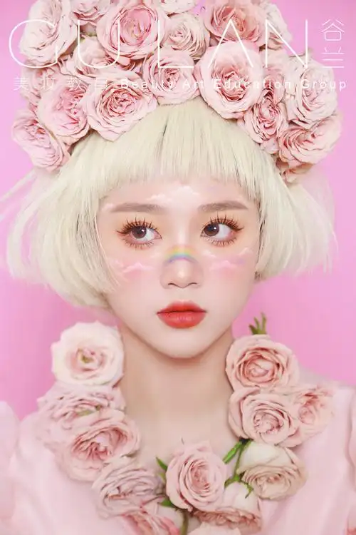 谷兰美妆教育频道的化妆造型作品《创意写真面部彩绘马卡龙系列》