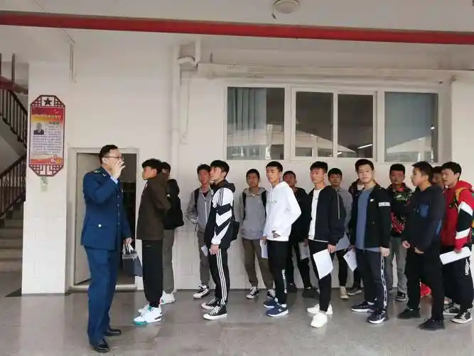 2020年度云南省空军招飞初选曲靖站——曲靖经开区一中体检工作掠影