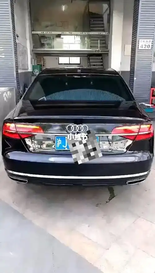 奥迪a8升级流水尾灯