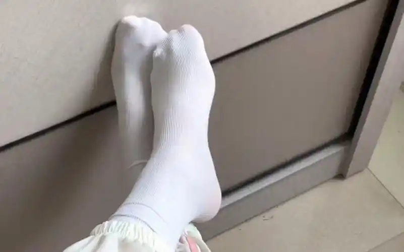 小姐姐的白袜小脚