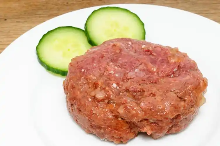 驼鹿肉,驼鹿肉罐头是斯堪的那维亚的知名食品