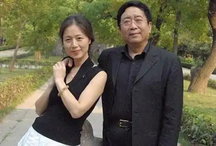 她是"唐僧母亲",余秋雨为其"抛妻弃子",年过半百却无儿无女_腾讯新闻