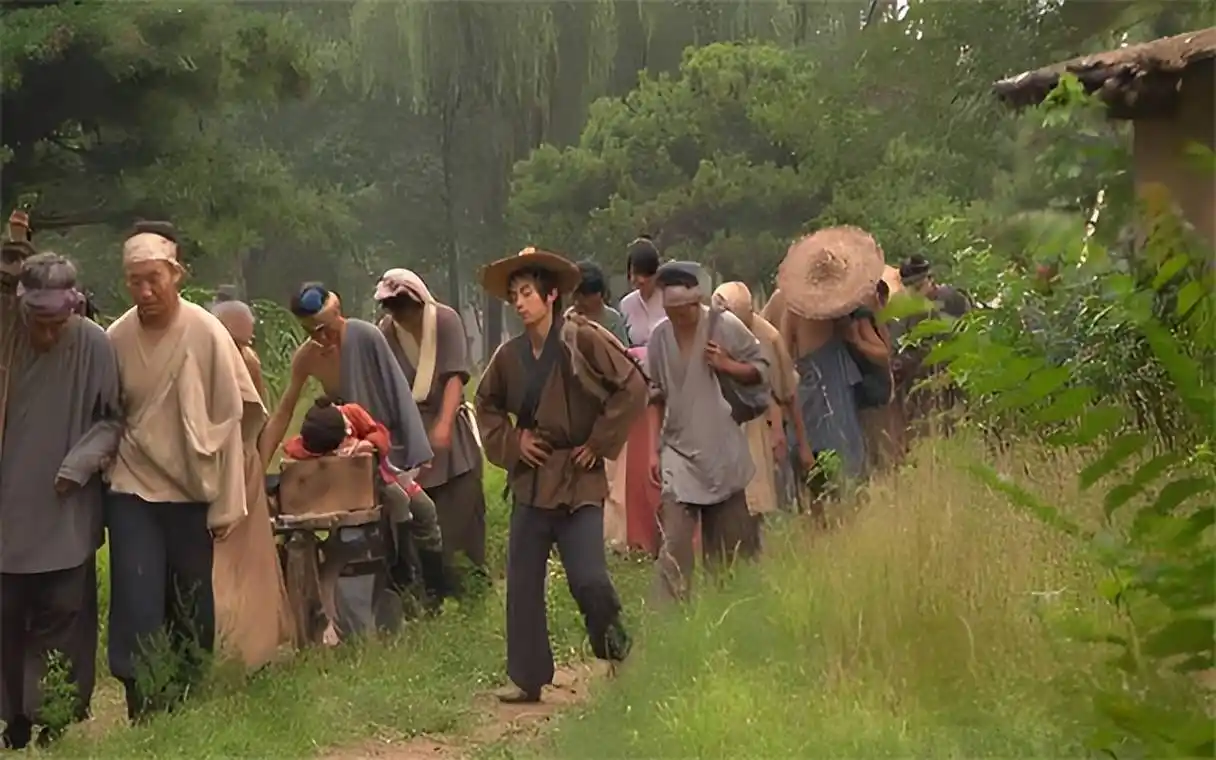 每当看着那些手中握着保温杯的百姓,心中充满了成就感:即使身处异时空