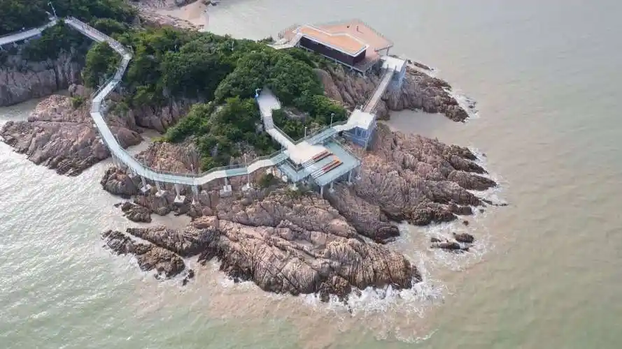 宁波松兰山旅游度假区玻璃栈道