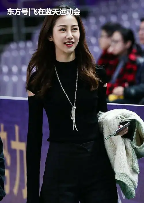 曾繁日3分6犯规,张皓嘉8分6犯规,胡明轩9分6犯规;俞长栋7分6犯规