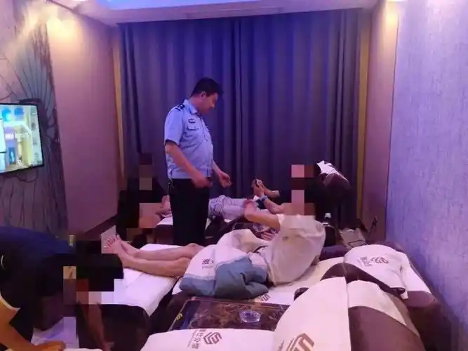 邵阳这里出动300余名警力突击清查ktv按摩足浴城多人被抓