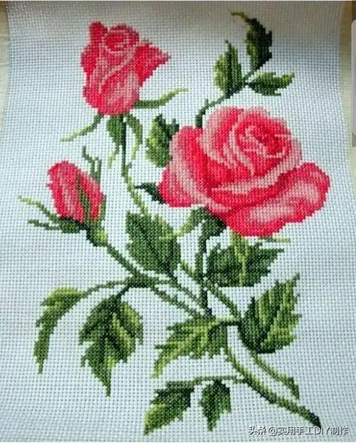 十字绣图美丽的玫瑰花绣花图喜欢就抱走吧