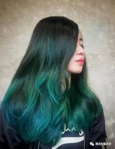 今年流行"闷青色"