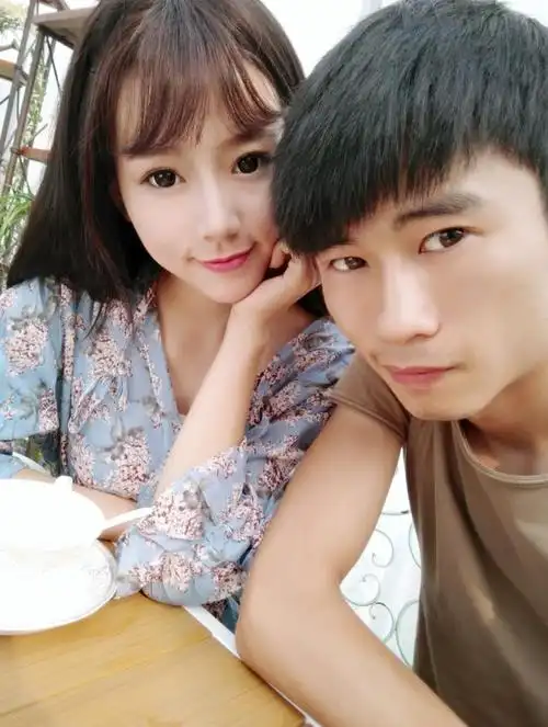 虐哭单身汪的情侣自拍技能 看你能get到几条