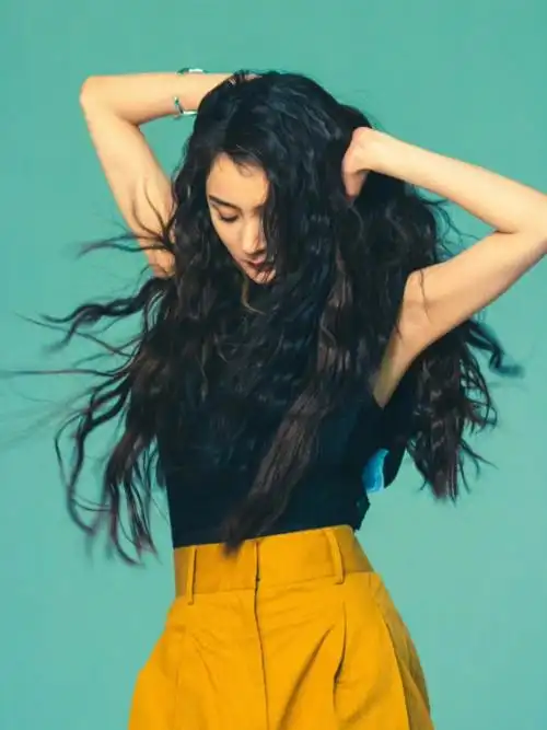 发型推荐杨幂慵懒羊毛卷造型