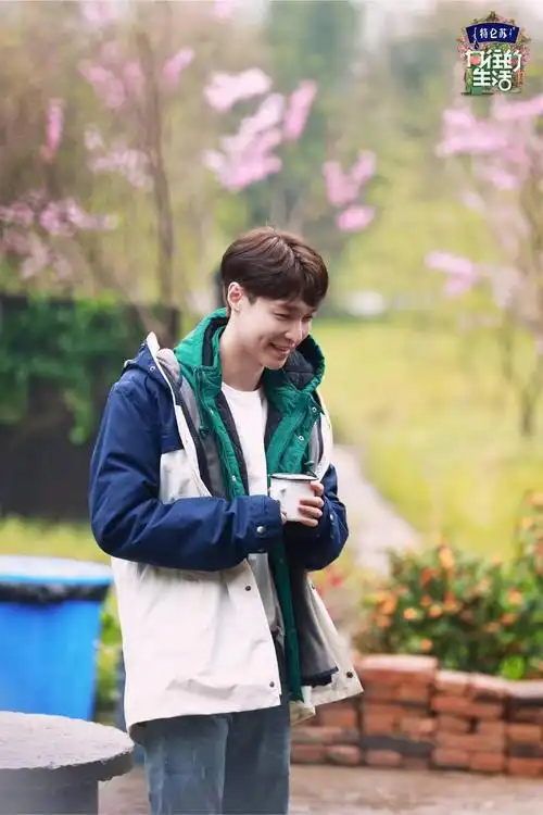 张艺兴《向往的生活5》热播 反差感引来惊喜不断