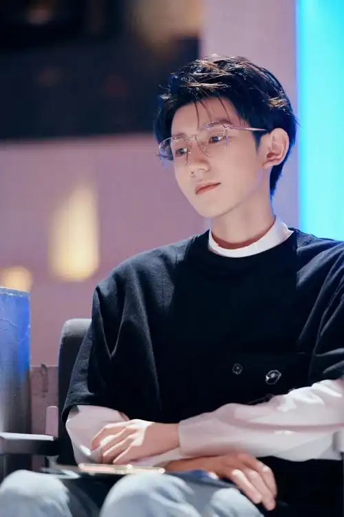 王源粉丝育苗专用##王源我看见两朵一样的云