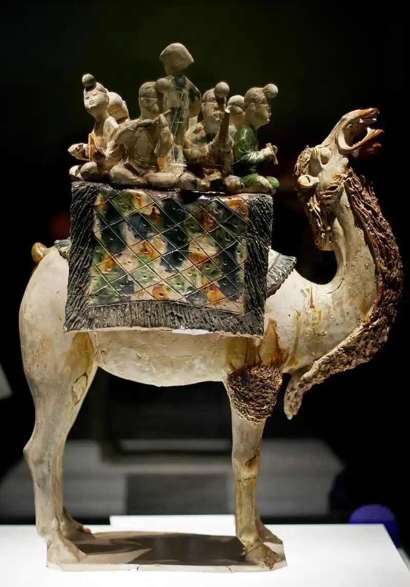 陕西历史博物馆,位于西安大雁塔西北,是中国第一座大型现代国家博物