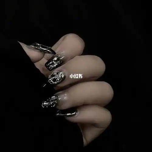 暗黑系克罗心美甲简直封神