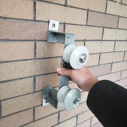 外墙电线固定支架瓷平 弓型架 墙壁加厚电线杆角铁龙门支架通横档