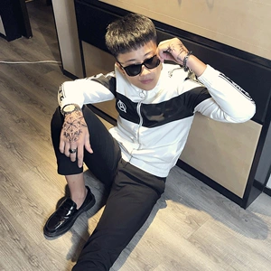 外衣男社会人精神小伙