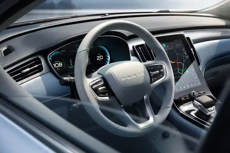 全新"r"标,620km长续航,荣威r er6正式开售