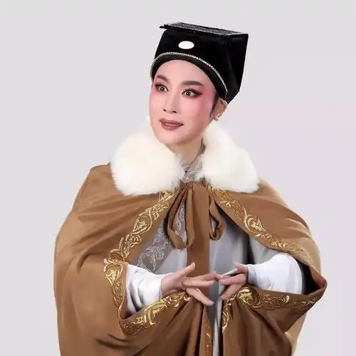 陈雪萍 饰 常旺财 越剧范派小生,国家一级演员 中国戏剧"梅花奖"得主