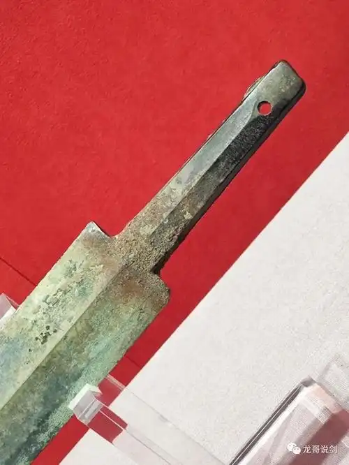 "何以中国"列展的宝剑|错金|铭文|青铜|青铜剑|兵器_网易订阅