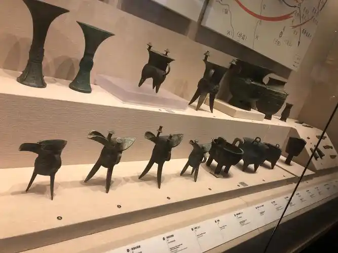 参观开封博物馆,近距离感受开封文化