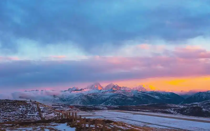 雪山晚霞 【8k 杜比视界】