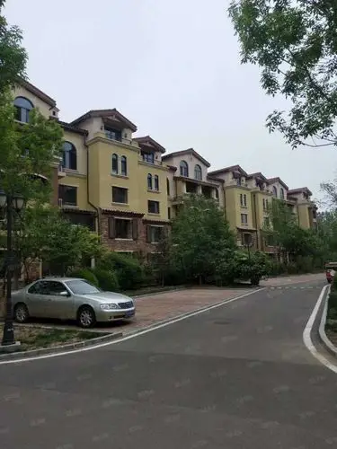 电梯房 紧邻通州 精装修 世茂香颂 2室2厅 送车位一城旁