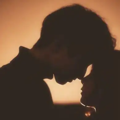 情侣头像真人一人一半 高清好看的拼接情侣头像一人一半图片