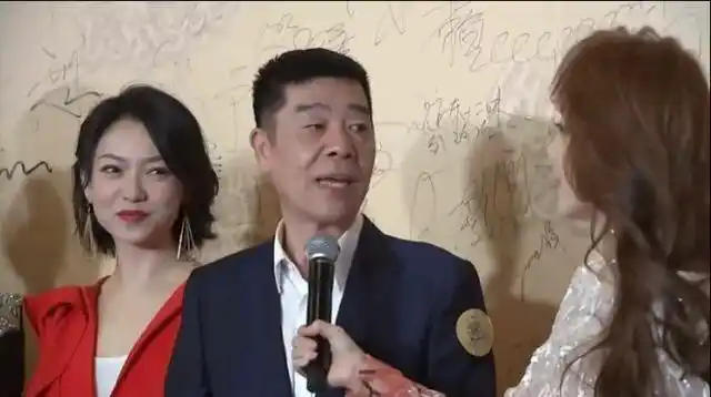 外来媳妇本地郎中的康祈光老态龙钟他与香兰越来越像父女