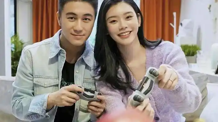 赌王女儿何超盈一语道破真相,太现实!