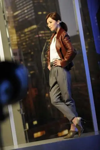 蔡卓妍第四度成为joy & peace广告主角 扮演女机师过足戏瘾 展现全新