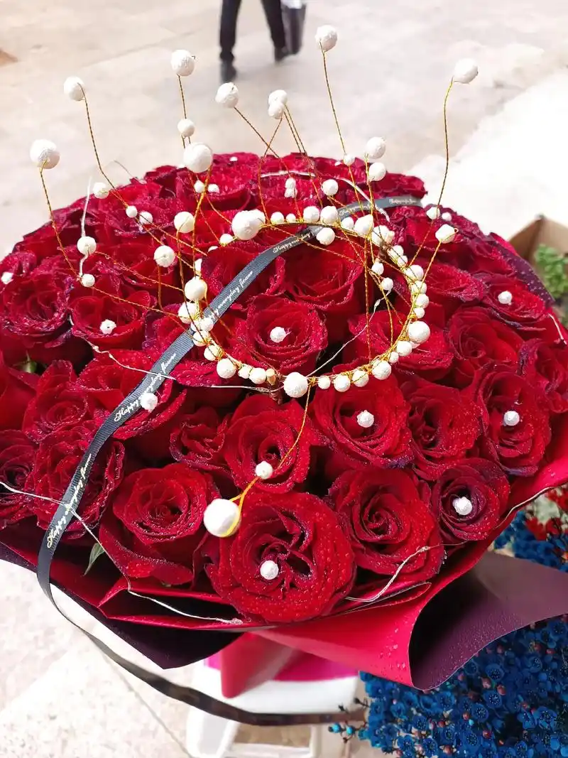 52支红玫瑰花束它是表白花束你是我最爱的人火红热列的爱对爱的人要