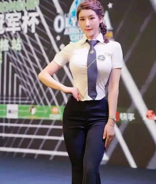 品牌模特冠军,散打王星女郎冠军,健身比基尼冠军vb:@178的刘太阳,95后