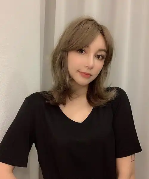 重拾她最初的梦想,然而很多人可能并不知道,李雨桐最早就是歌手,曾经