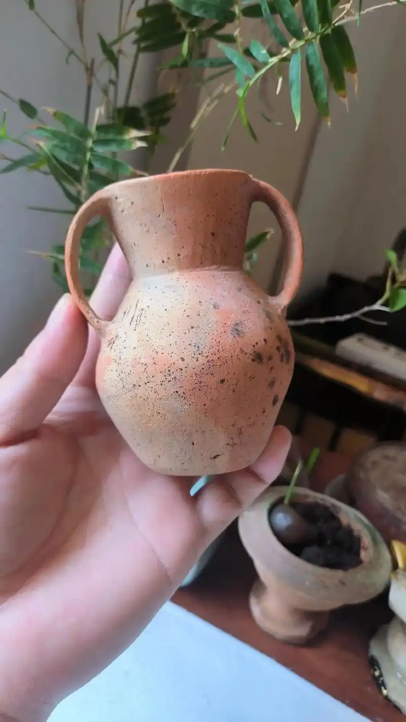 马家窑红陶双耳杯