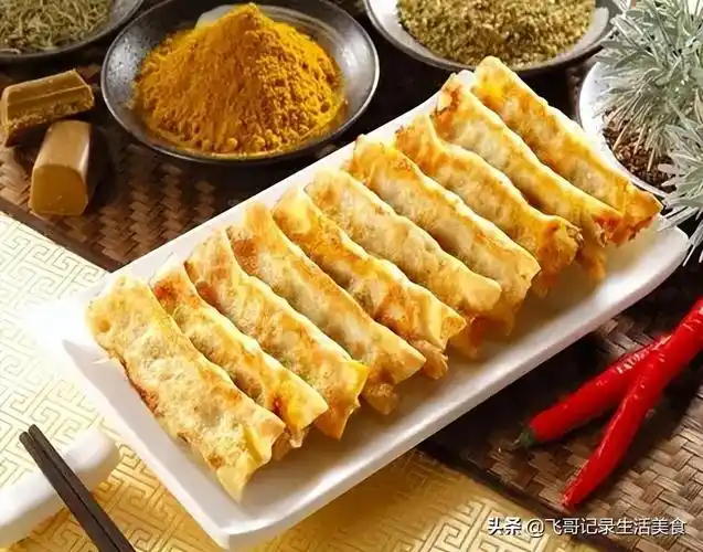 小街牌锅贴是驰名洛阳的特色小吃,已经被列入了非遗,据说已经流传上