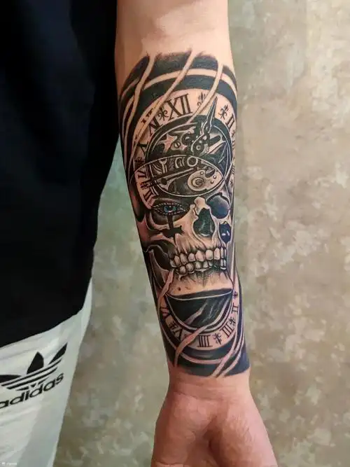 欧美风骷髅时钟_纹身图案手稿图片_欧阳子杭的纹身作品集