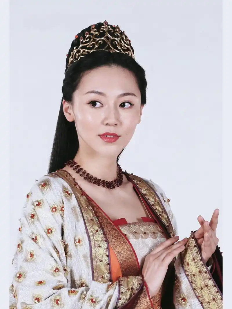 由黄梦莹饰演的阿柴族公主 06  :朵霞与木颏沙成亲,朵霞的生命也