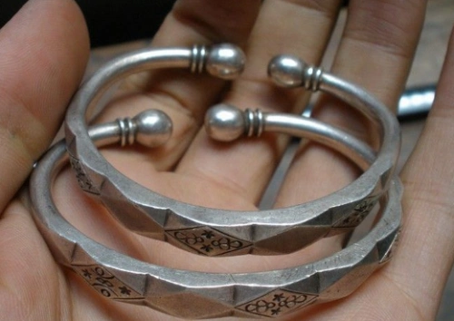 古代银镯子是什么样的