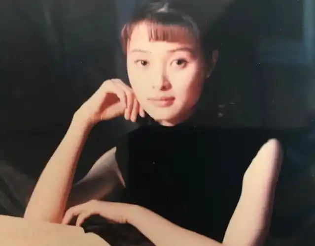 来一组吴越年轻时的照片寻找初恋的味道
