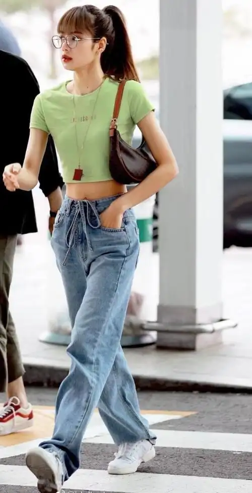 "人间芭比"lisa时尚私服穿搭,教你穿成行走的洋娃娃