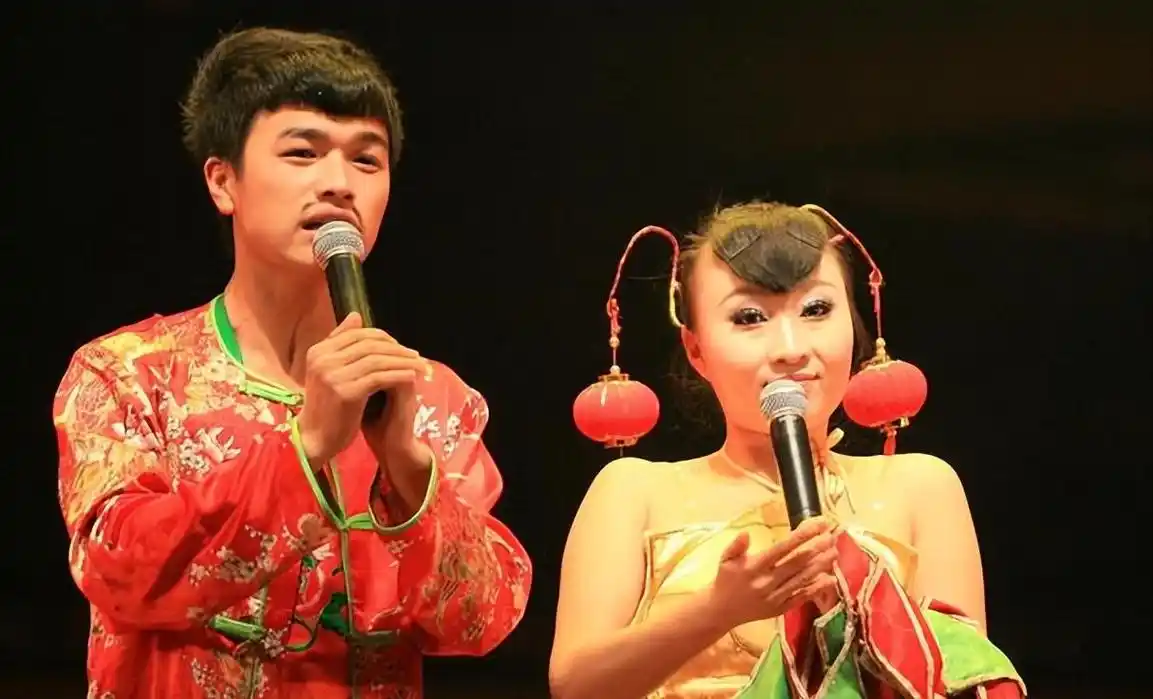 二人转演员孙小宝娶19岁金玲为妻不拜赵本山为师认网红干爹