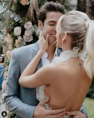 郎才女貌卡卡与卡罗琳娜举行盛大婚前午宴